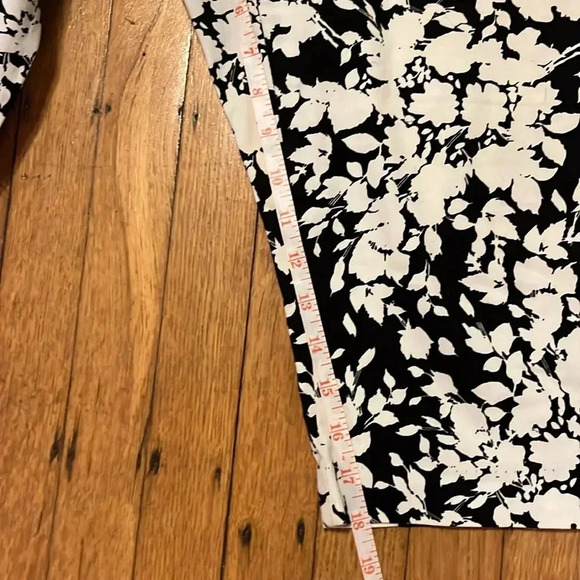 Floral Bermudas - Picture 8 of 9